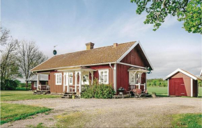 2 Bedroom Cozy Home In Lyrestad Lyrestad